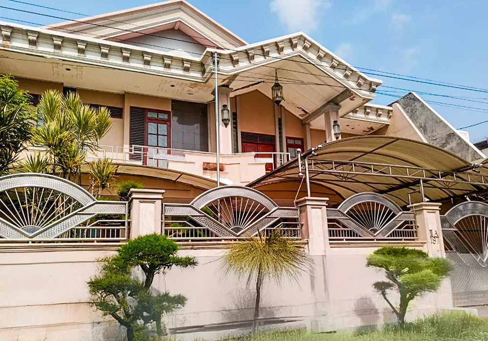 RUMAH DI KOTA SURABAYA - NPL623-1