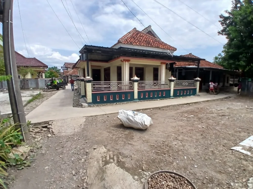 RUMAH DI KAB. CIREBON - WOFF4267-1