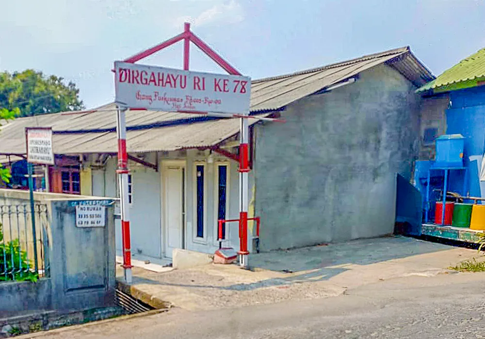 RUMAH DI KOTA BEKASI - WOFF879-1